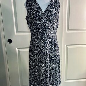 Tommy Hilfiger Drop Waist Dress Navy Blue/White Floral, Size 8/10, Pre-Owned